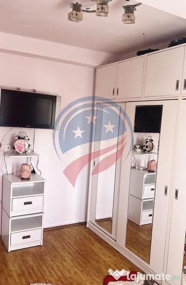 Apartament cu 3 camere decomandat în Craiovița Nouă