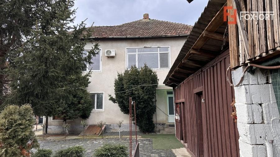 Casă individuală cu 6 camere cu Teren 1094 Mp în Moșnița Veche