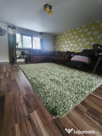 Casă cu 4 camere cu Teren 2600 Mp în Horodnic