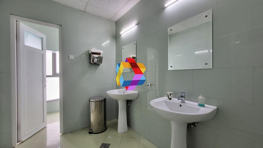 Spațiu comercial, de 600 mp, în Bartolomeu