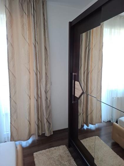 Apartament cu 3 camere decomandat, mobilat în Partoș