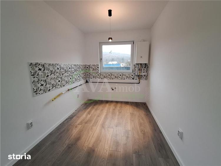 Casă cu 4 camere cu Teren 520 Mp în Mărgineni