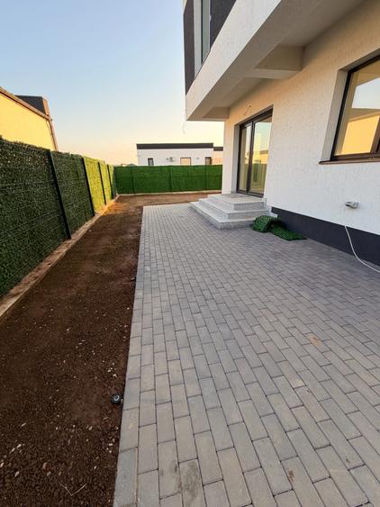 Casă individuală cu 4 camere cu Teren 500 Mp în Vidra