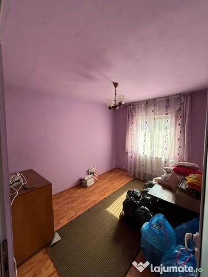 Apartament cu 3 camere decomandat, mobilat în Bogdan Vodă