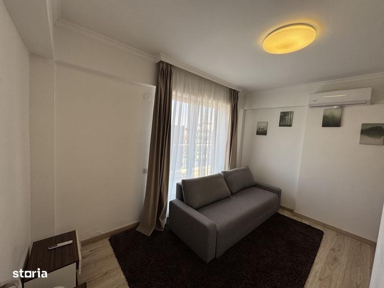 Apartament cu 3 camere semidecomandat în Pipera