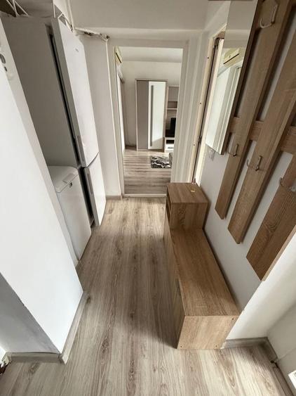 Apartament cu 3 camere în Romanești