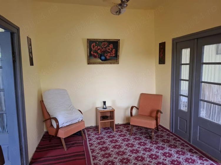 Casă cu 4 camere cu Teren 2000 Mp în Central