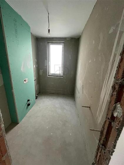 Apartament cu 3 camere decomandat în Dumbrăvița