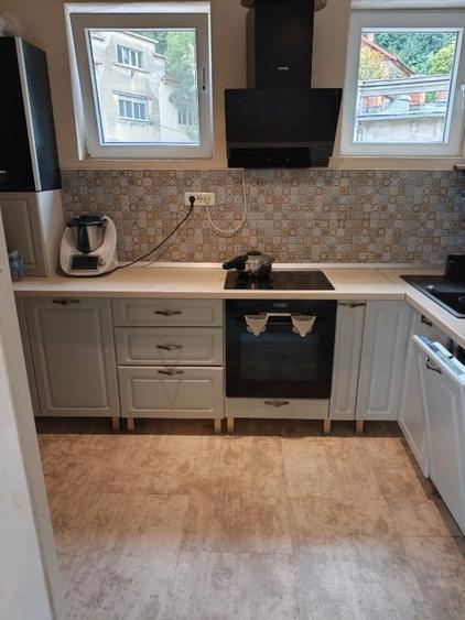 Apartament cu 3 camere decomandat, mobilat în Centrul Istoric