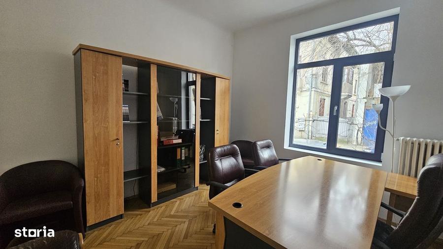 Casă cu 4 camere cu Teren 163 Mp în Eminescu