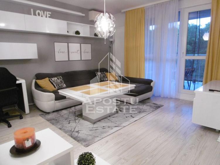 Apartament cu 2 camere semidecomandat, mobilat în Nord