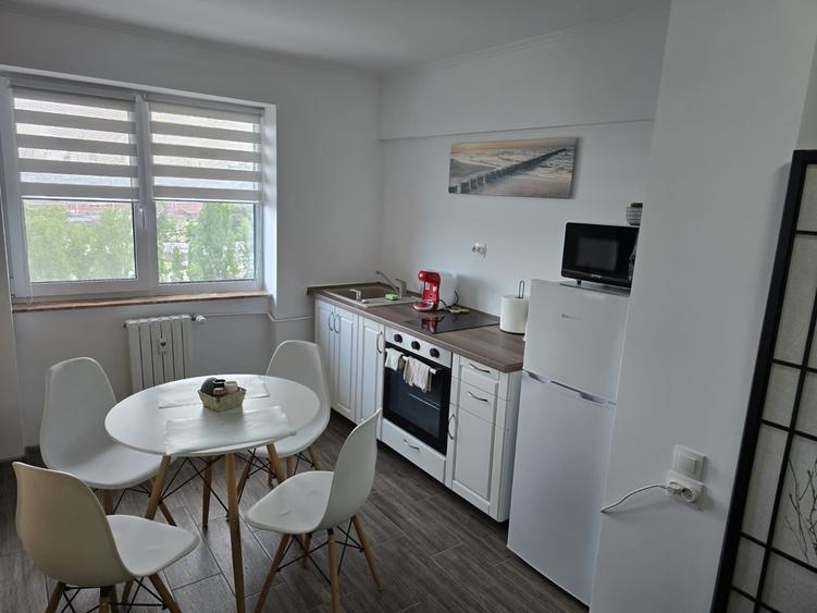 Apartament cu 2 camere semidecomandat în Cazino