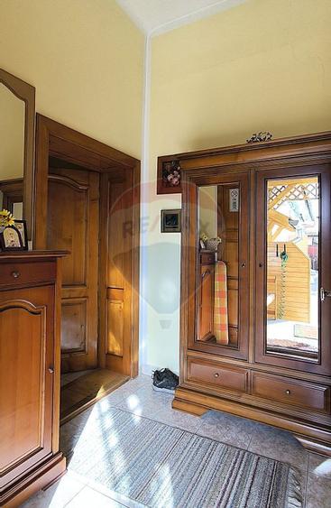 Apartament cu 3 camere semidecomandat în Central