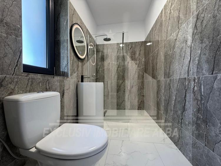 Casă individuală cu 4 camere cu Canalizare în Micești