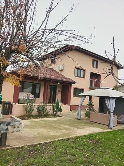 Casă cu 3 camere în Uiești