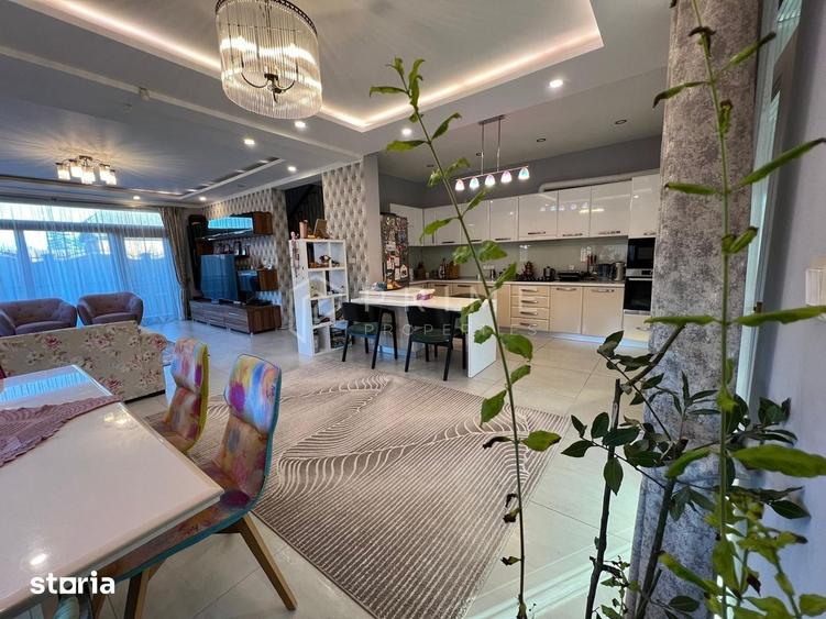Casă cu 6 camere cu Teren 730 Mp în Remetea