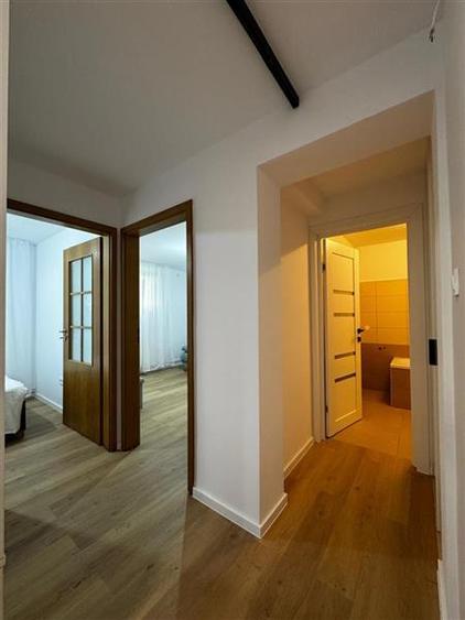 Apartament cu 3 camere semidecomandat, mobilat în Europa