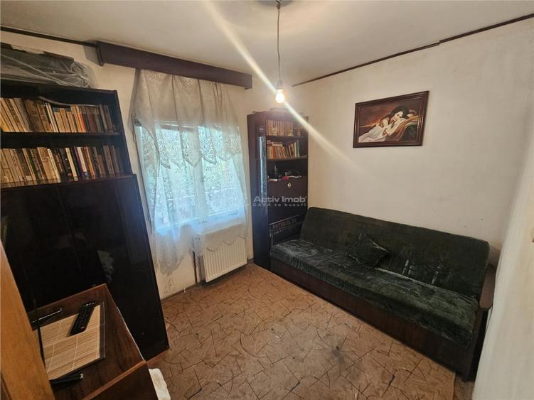 Apartament cu 4 camere decomandat în Central