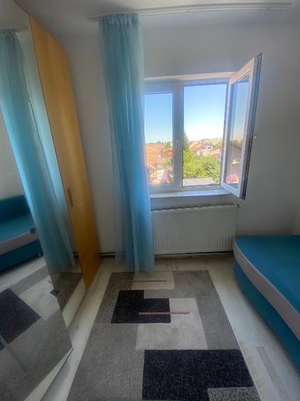 Apartament cu 3 camere semidecomandat în Vlahuță