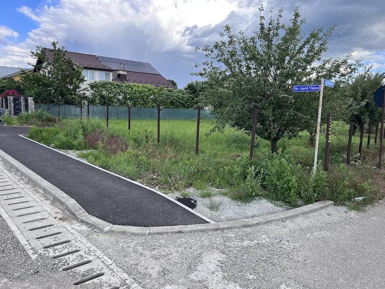 Teren de 1219 mp, în Bănești