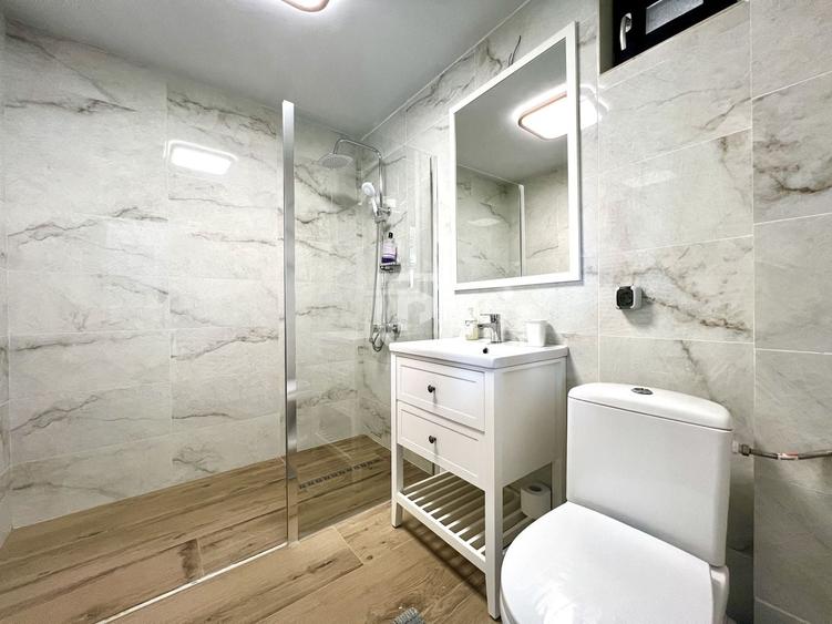 Casă individuală cu 5 camere cu Canalizare în Periferie