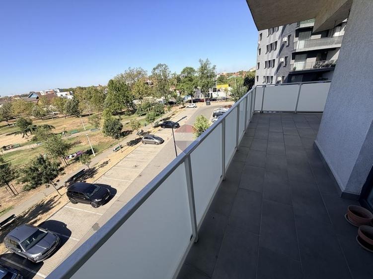 Apartament cu 3 camere decomandat, mobilat în Orașul Nou
