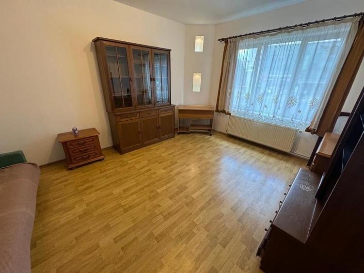 Apartament cu 2 camere decomandat în P-ța Mihai Viteazul