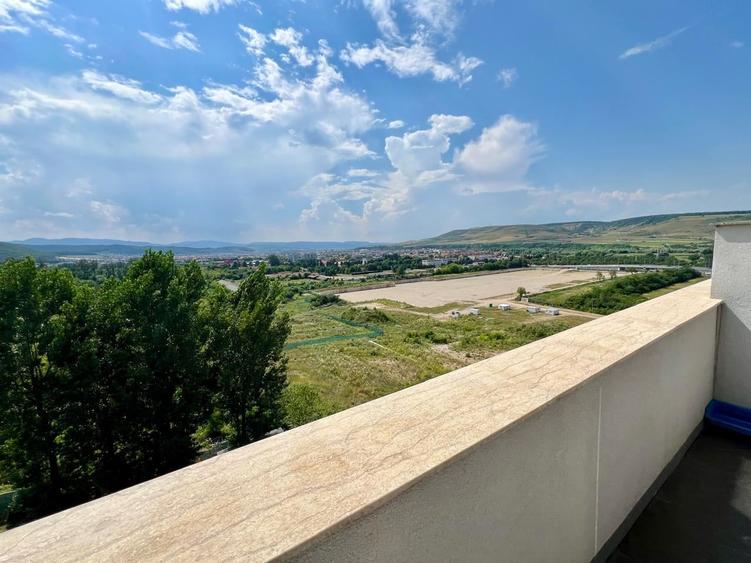 Apartament cu 3 camere în Florești