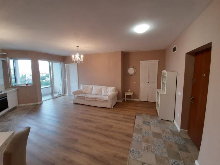 Apartament cu 3 camere semidecomandat în Mărăști