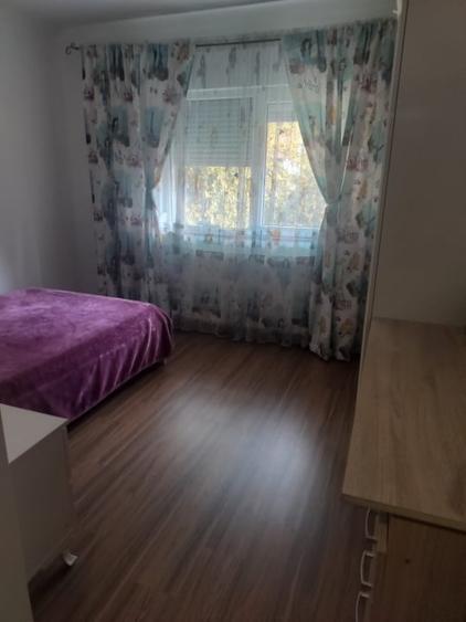 Apartament cu 4 camere decomandat, mobilat în 1 Mai