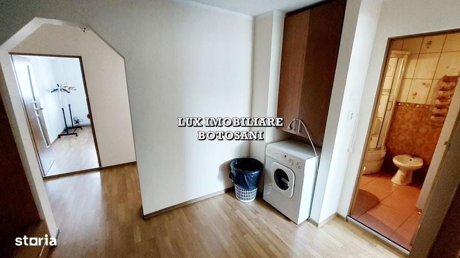 Apartament cu 4 camere decomandat în Central