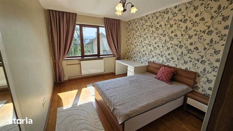Apartament cu 4 camere în Gruia