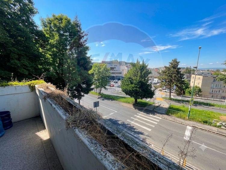 Apartament cu 2 camere decomandat în Centrul Istoric
