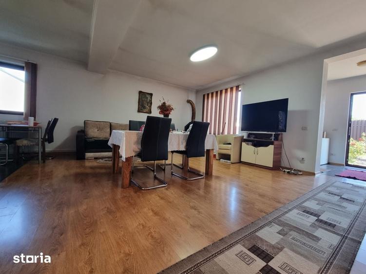 Casa cu trandafiri din Letea Veche, constructie 2013 - 2