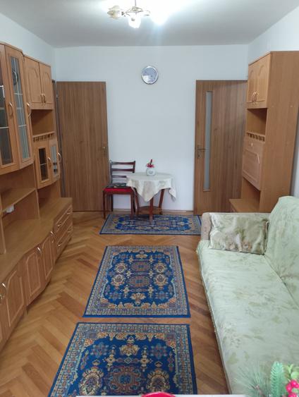 Apartament cu 2 camere semidecomandat în Girocului