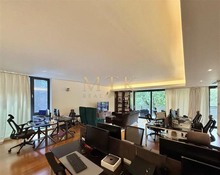 Apartament cu 3 camere decomandat, mobilat în Primăverii