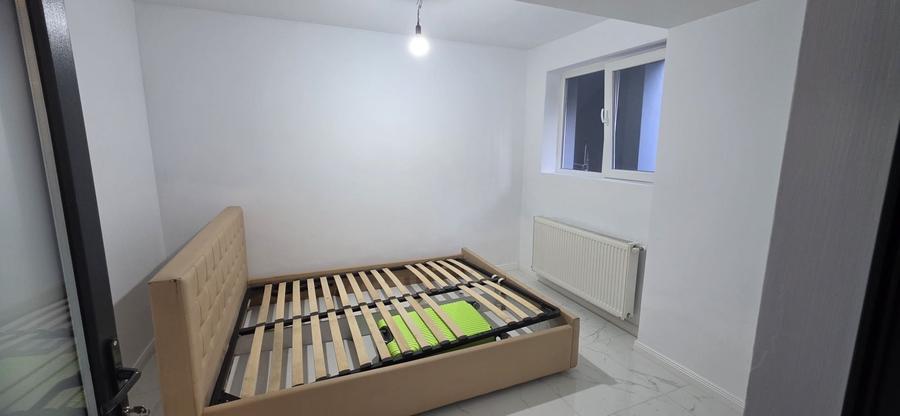 Apartament cu 3 camere semidecomandat în Bucureștii Noi