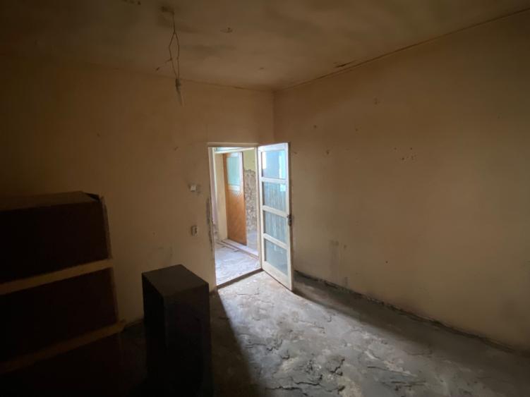 Casă cu 2 camere în Central