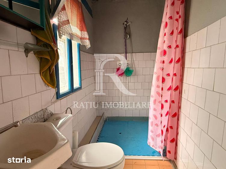 Casă cu 5 camere cu Teren 2497 Mp în Cefa