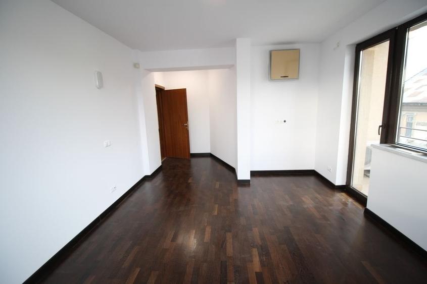Birou, de 122 mp, în Timpuri Noi