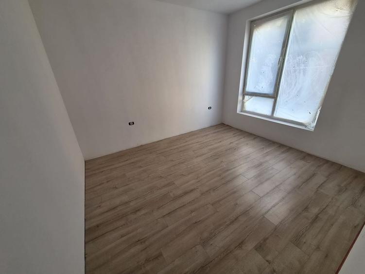 Apartament cu 2 camere decomandat în Girocului