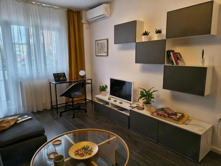 Apartament cu 3 camere decomandat în P-ța Maria
