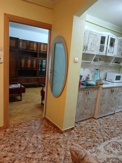 Apartament cu 3 camere decomandat în Tătărași