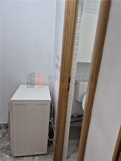 Apartament cu 2 camere decomandat, mobilat în Unirii Sud