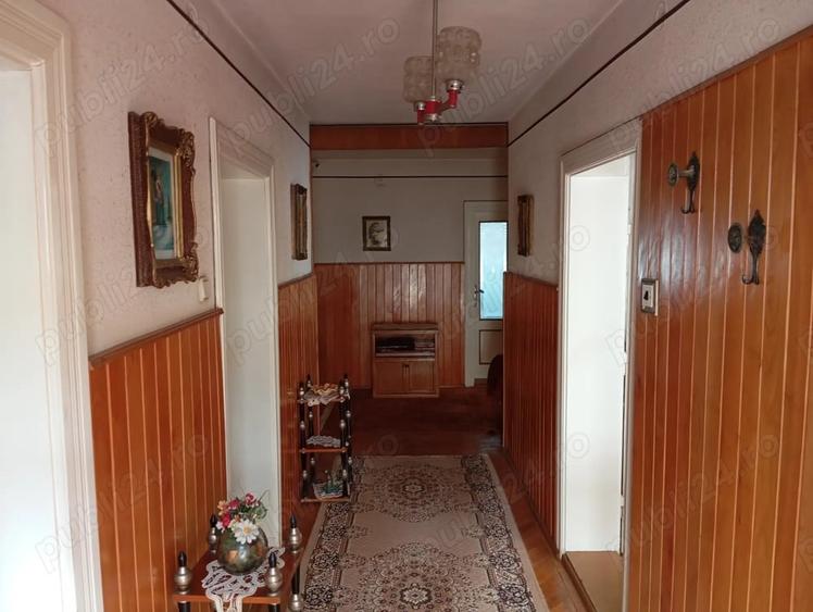 Casă cu 6 camere cu Teren 390 Mp în Central