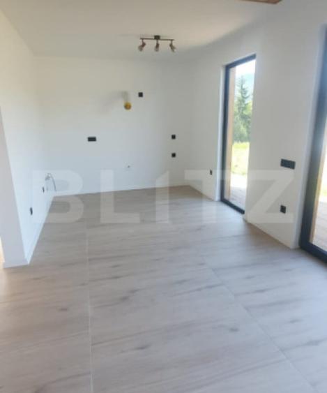 Casă cu 4 camere cu Teren 924 Mp în Central