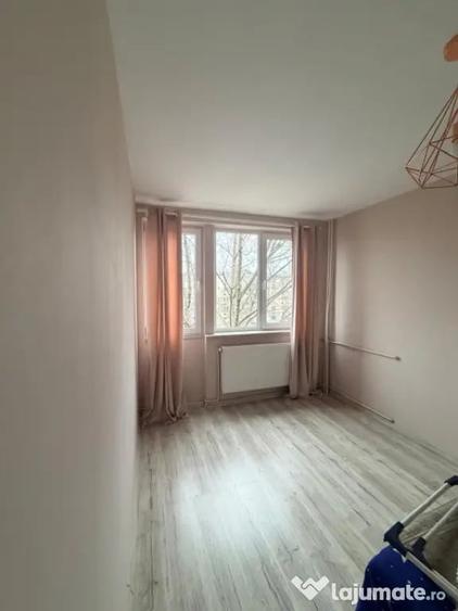 Apartament cu 2 camere decomandat în Calea București