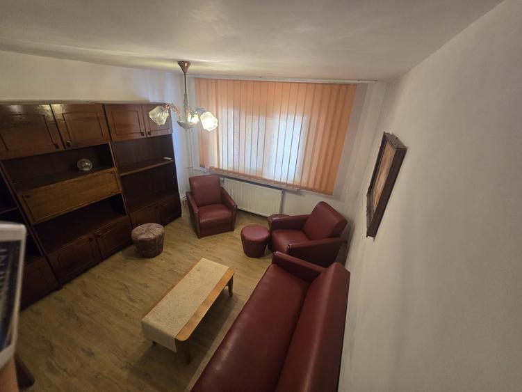 Apartament cu 2 camere decomandat în Exterior Vest