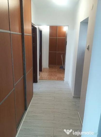 Apartament cu 3 camere decomandat în Pantelimon