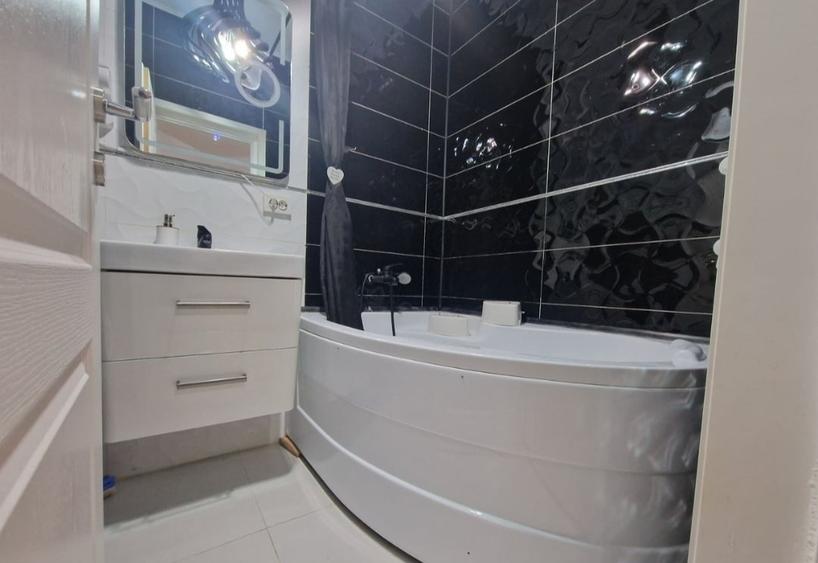 Apartament cu 2 camere decomandat în Central